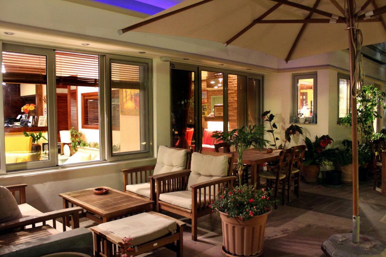 Philoxenia & 公寓式飯店 2*