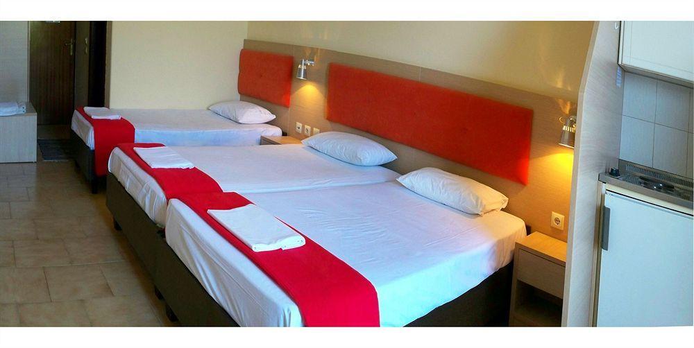 Philoxenia Hotel&studios 2*