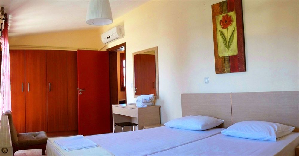 Philoxenia & Apartahotel
