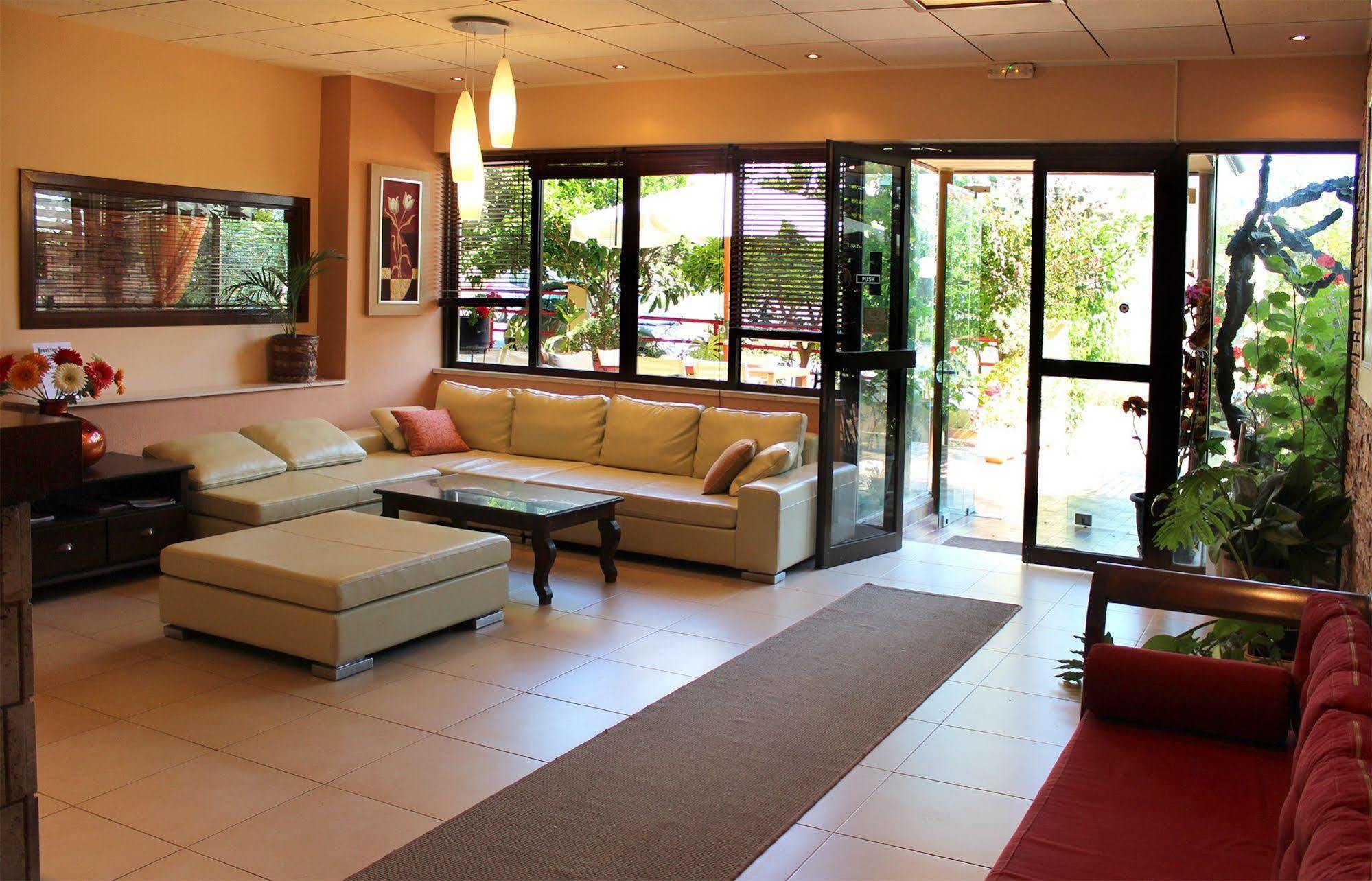 Philoxenia & Aparthotel 2*